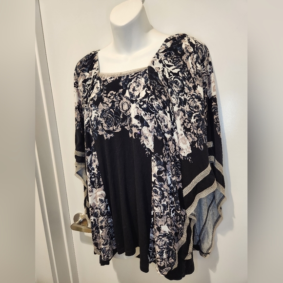 Fitted Pattern Pancho blouse - Picture 4 of 4